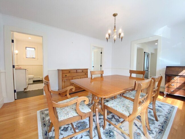 Building Photo - Winter Rental: Hodgkins Cottage