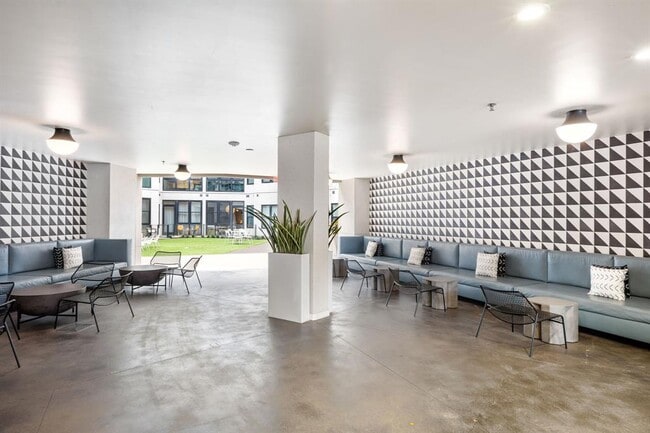 Building Photo - 800 Embassy Dr