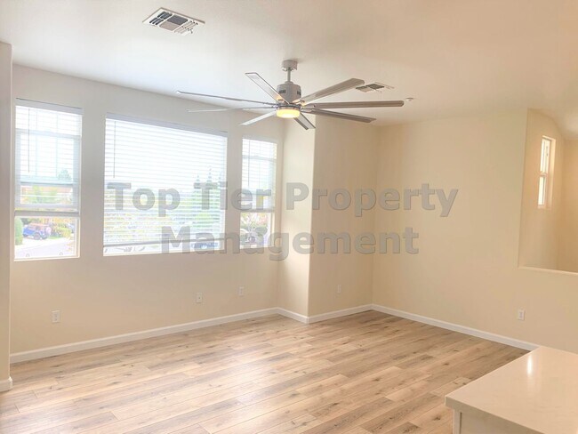 Building Photo - 5573 Coyote Ct