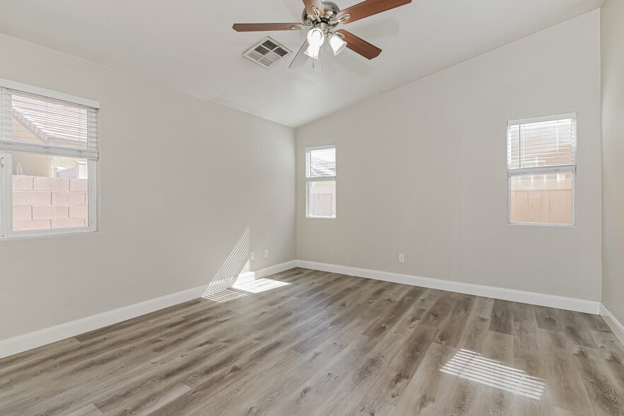 Building Photo - 3394 Wasatch Cedars St