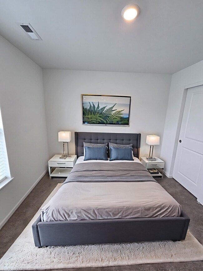 Building Photo - 14952 Dyer Ln