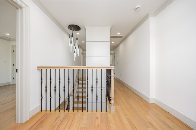 Building Photo - 1 Victoria Ln