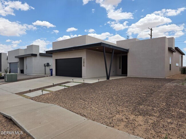 Building Photo - 14816 John McNeely Ave