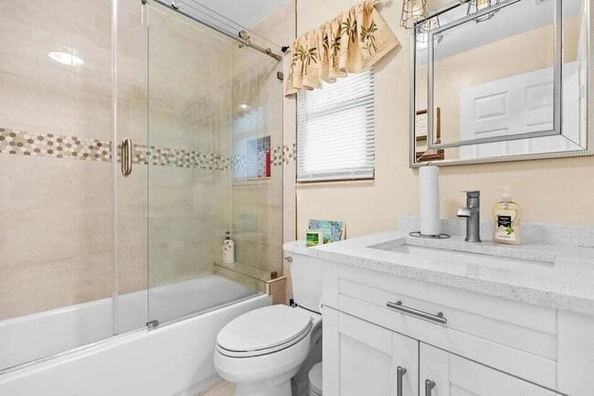 Building Photo - 2363 NW 13th Ct