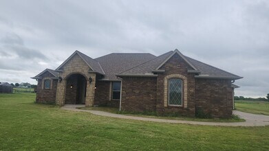 Building Photo - Great Eastside Home