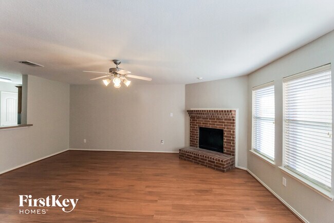 Building Photo - 503 Cypress Ct