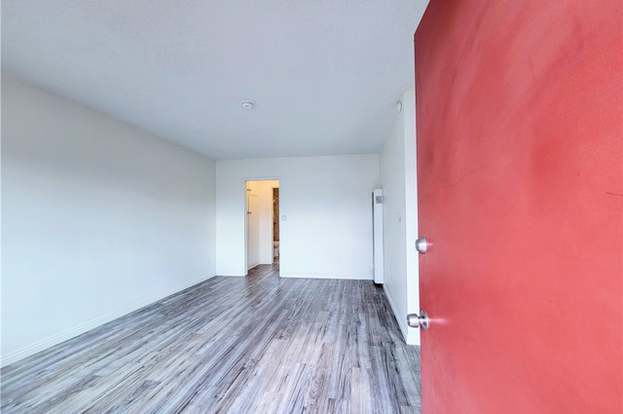Building Photo - 5050 Linden Ave