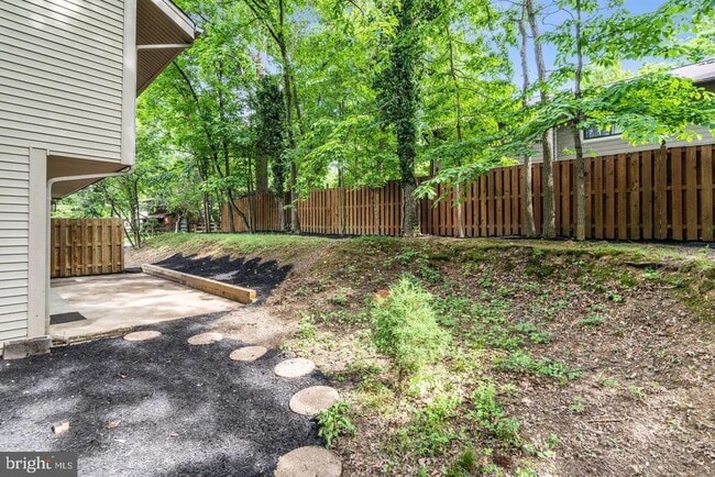 Building Photo - 10 Tapiola Ct