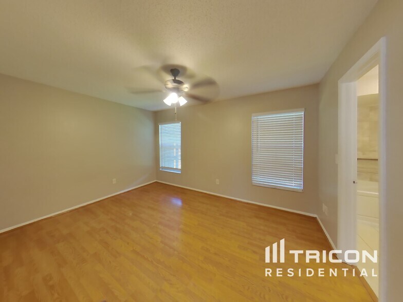 Building Photo - 1108 Robin Dr