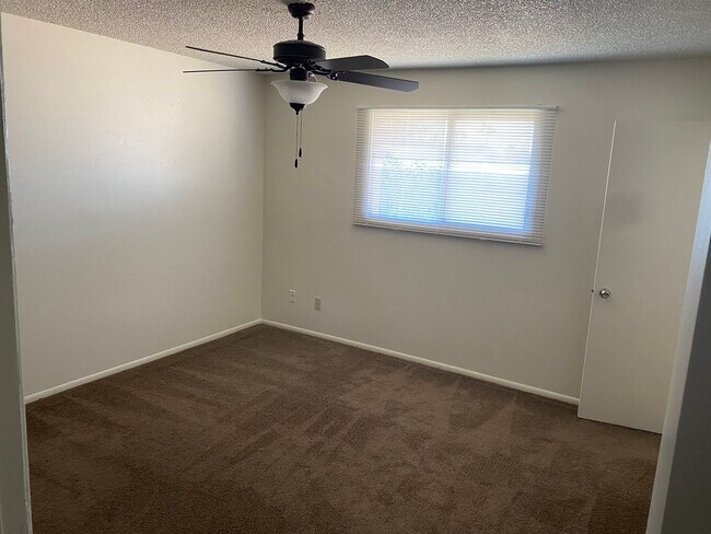 Building Photo - 3326 S Country Club Way
