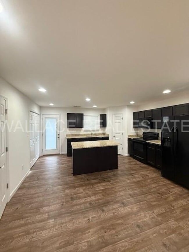 Building Photo - WEST KNOX CEDAR BLUFF AREA 2 BEDROOM 2.5 BATH TOWNHOUSE