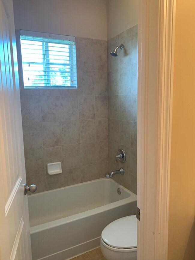 Building Photo - 3532 NW 29th Ct