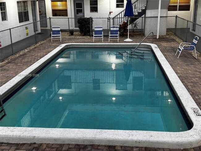 Building Photo - 30 SE 4th Ave