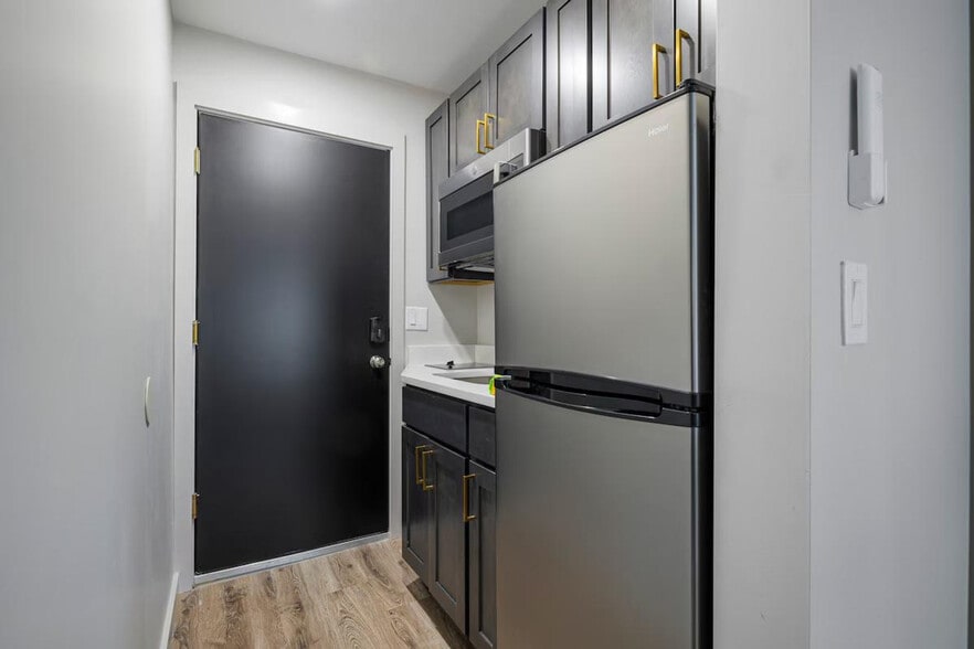 Building Photo - 154 NY-211