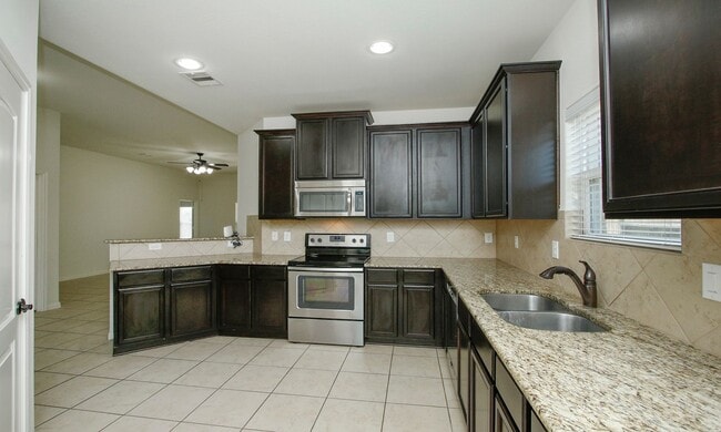 Building Photo - For Lease | 3 Bed, 2 Bath | 1,766 Sq Ft | ...
