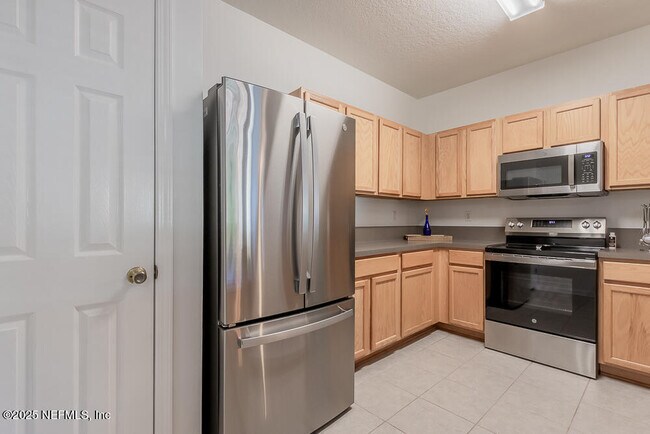 Building Photo - 575 Oakleaf Plantation Pkwy