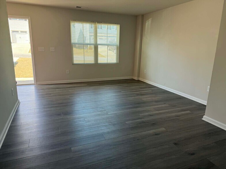 Building Photo - 417 Harmony Hill Trl