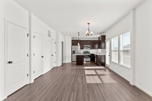 Building Photo - 126 Cardow Dr