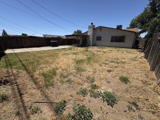 Building Photo - 6313 Hermosa St