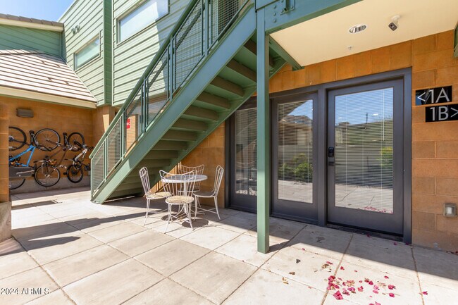 Building Photo - 129 N 11th Ave