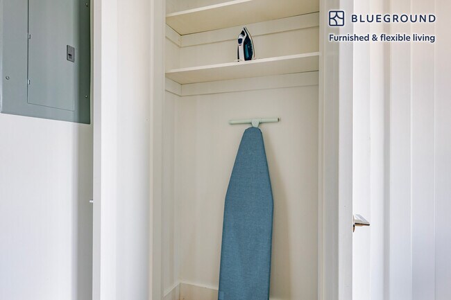 Building Photo - 82 4th Ave