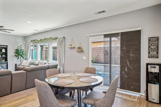 Building Photo - 42912 Gazapo Ct