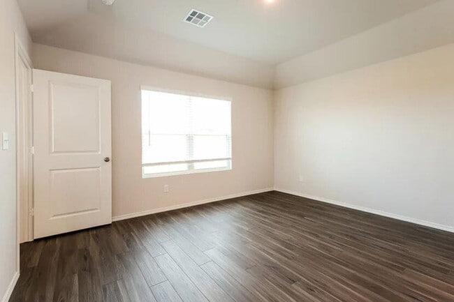 Building Photo - 2105 Crimson Lake Blvd