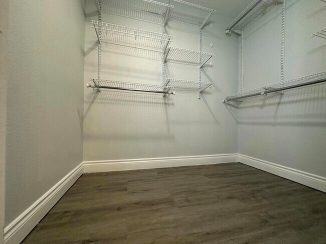 Building Photo - 8890 W Farm Rd 104