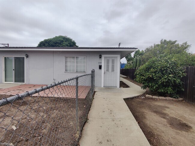 Building Photo - 2 br, 2 bath House - 739 D St