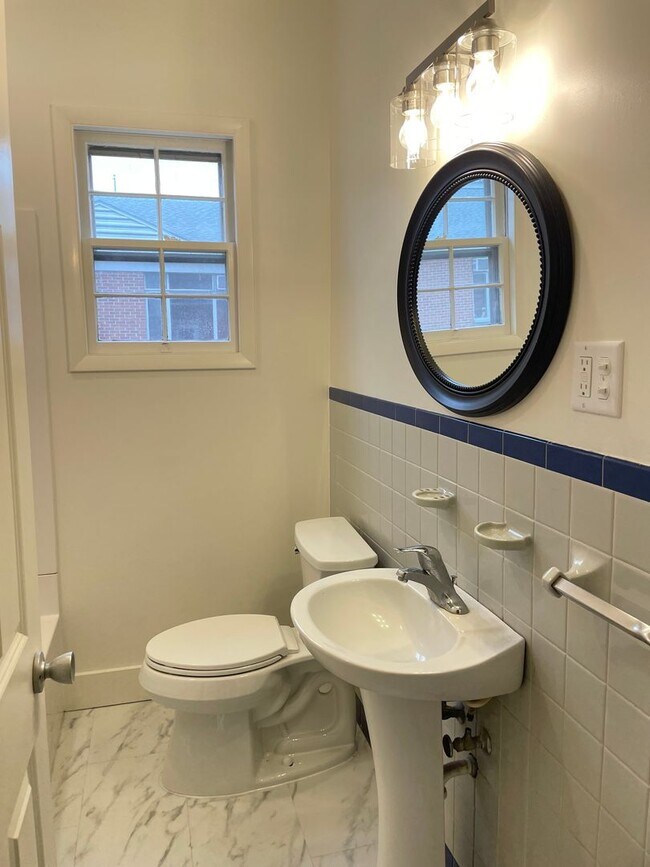 Building Photo - 107 S Broad St