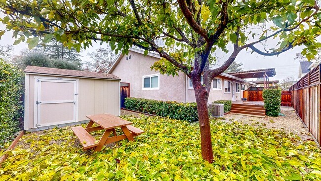 Building Photo - 1145 Edwards St