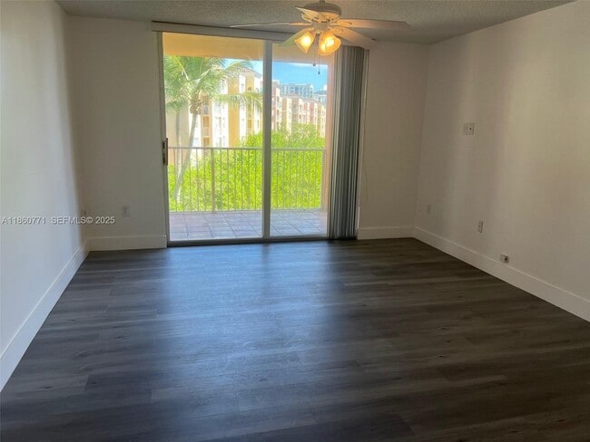 Building Photo - 19701 E Country Club Dr