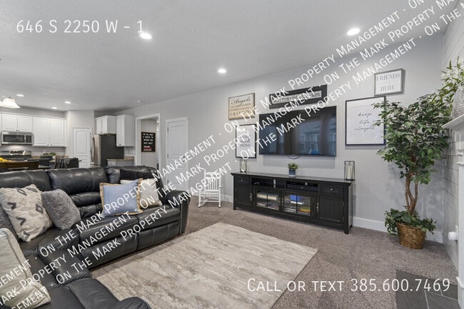 Building Photo - 646 S 2250 W
