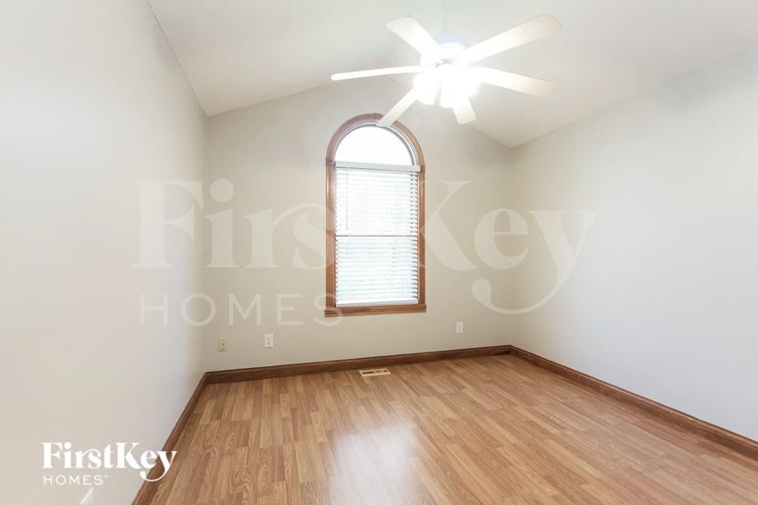 Building Photo - 169 Meadows Ct