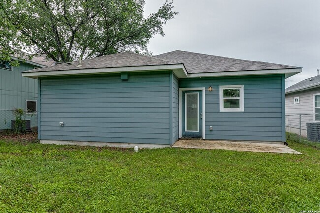 Building Photo - 423 Channing Ave