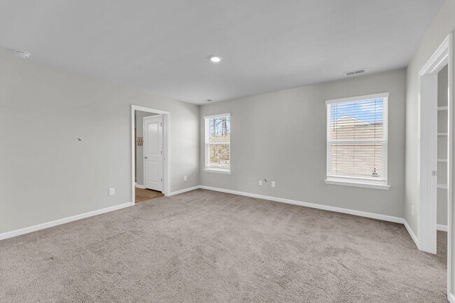 Building Photo - 550 Wayton Cir