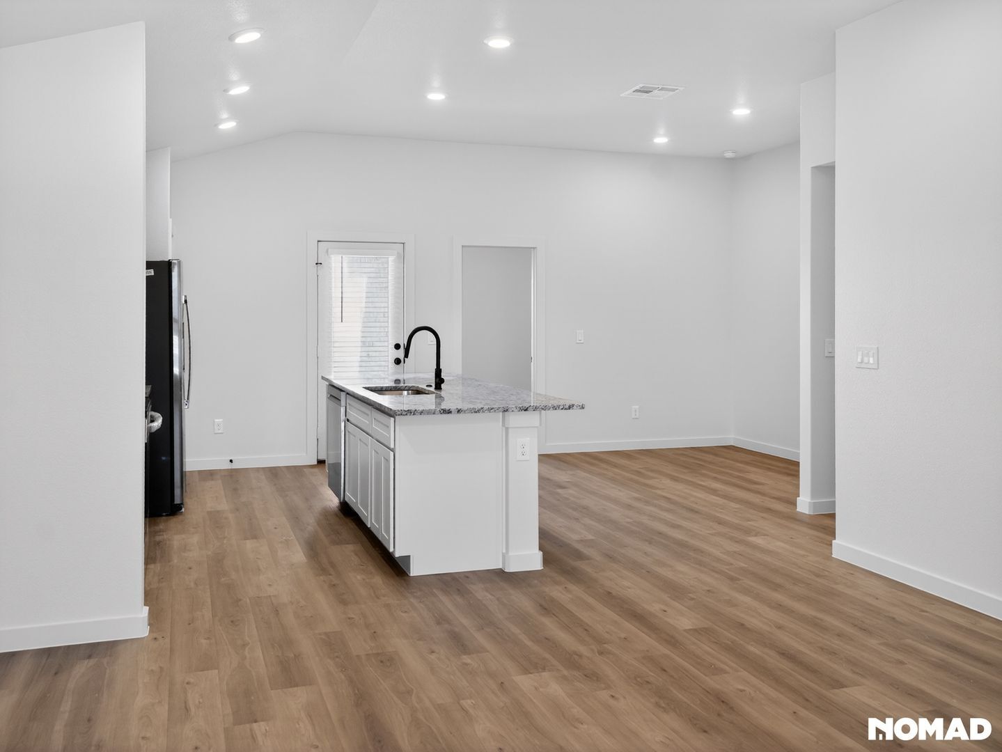 Building Photo - 2152 Langford Ave