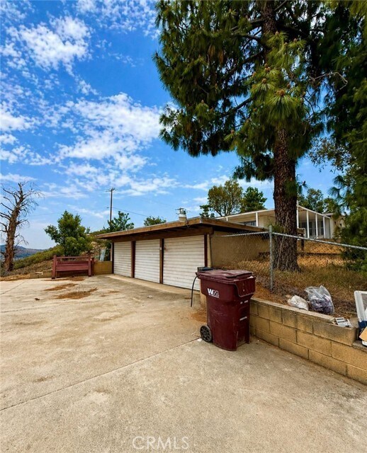 Building Photo - 17301 Palm Rd