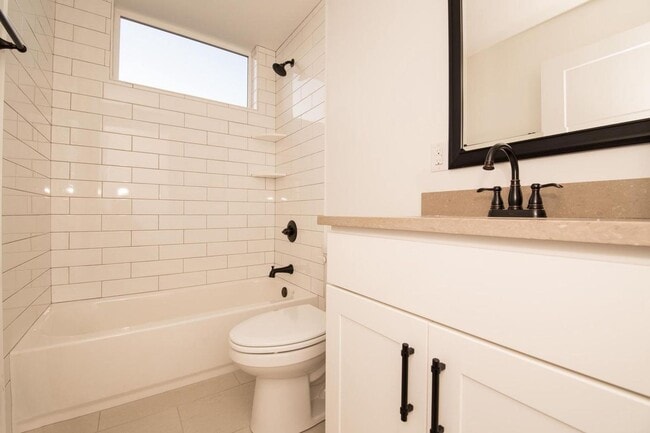 Building Photo - 616 W Norris St