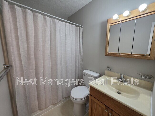 Building Photo - 4618 Fen Ct