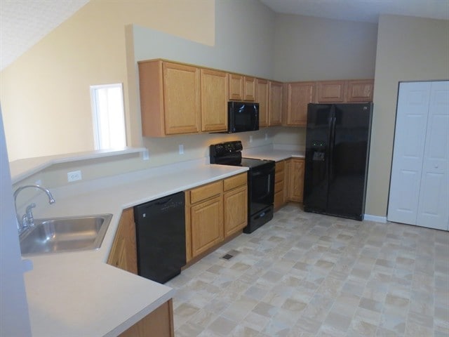 Building Photo - 5248 Gobel Dr