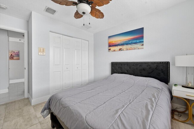 Building Photo - 3370 Turtle Cove