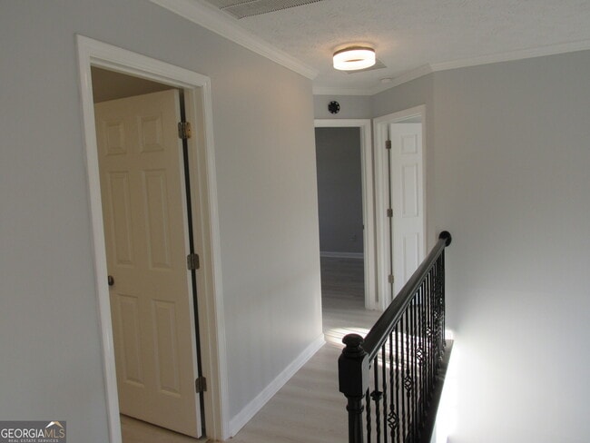 Building Photo - 305 Sunderland Cir