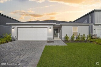 Building Photo - 527 Glaspell Cir SE
