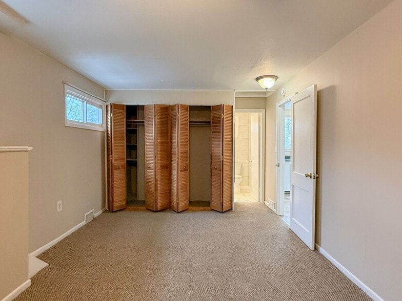 Building Photo - 2653 W Seneca Turnpike