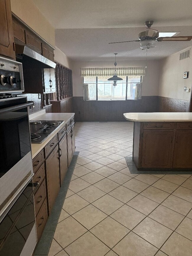 Building Photo - Large Vintage Home Available