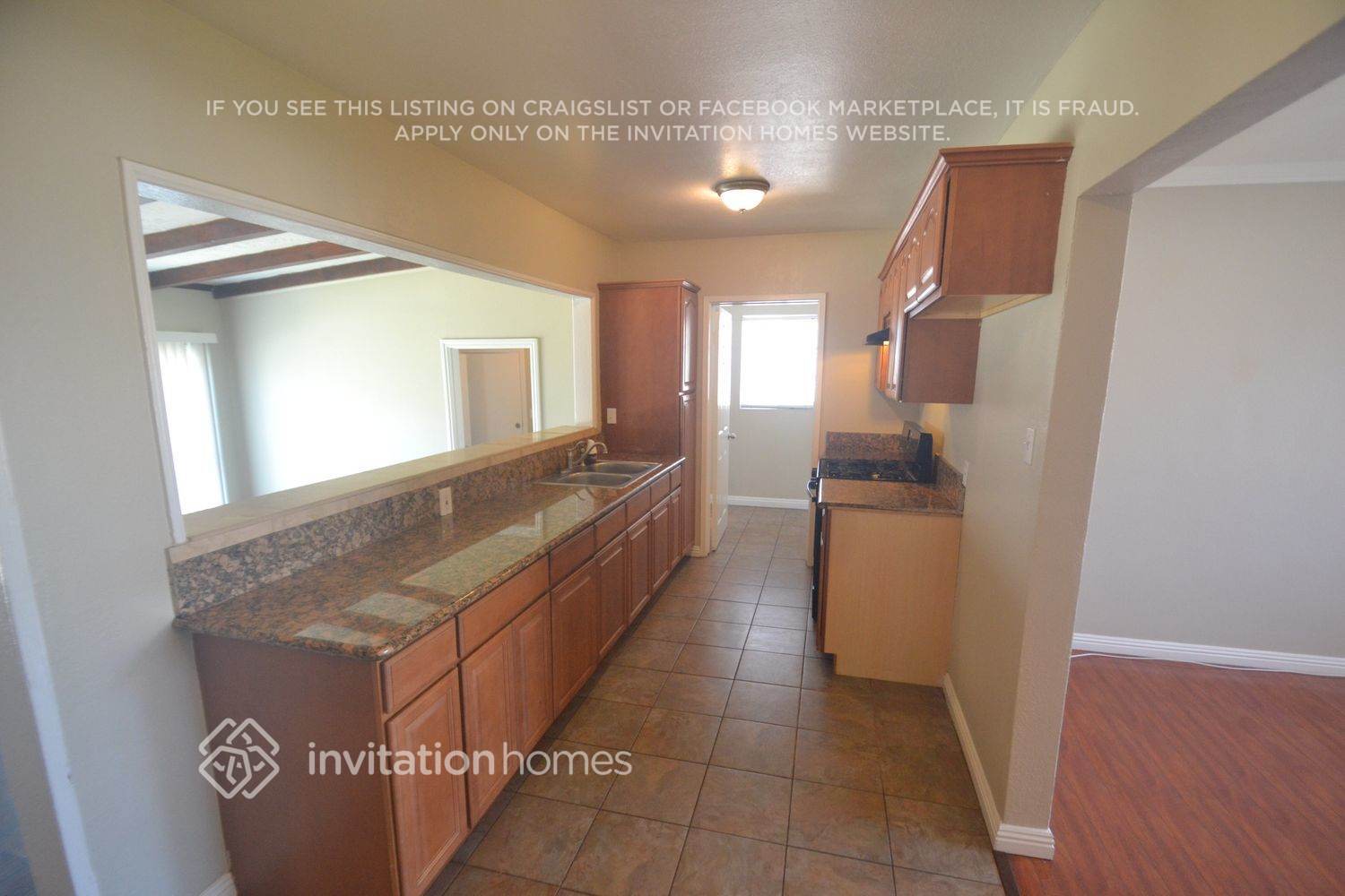 Building Photo - 10307 S Doty Ave