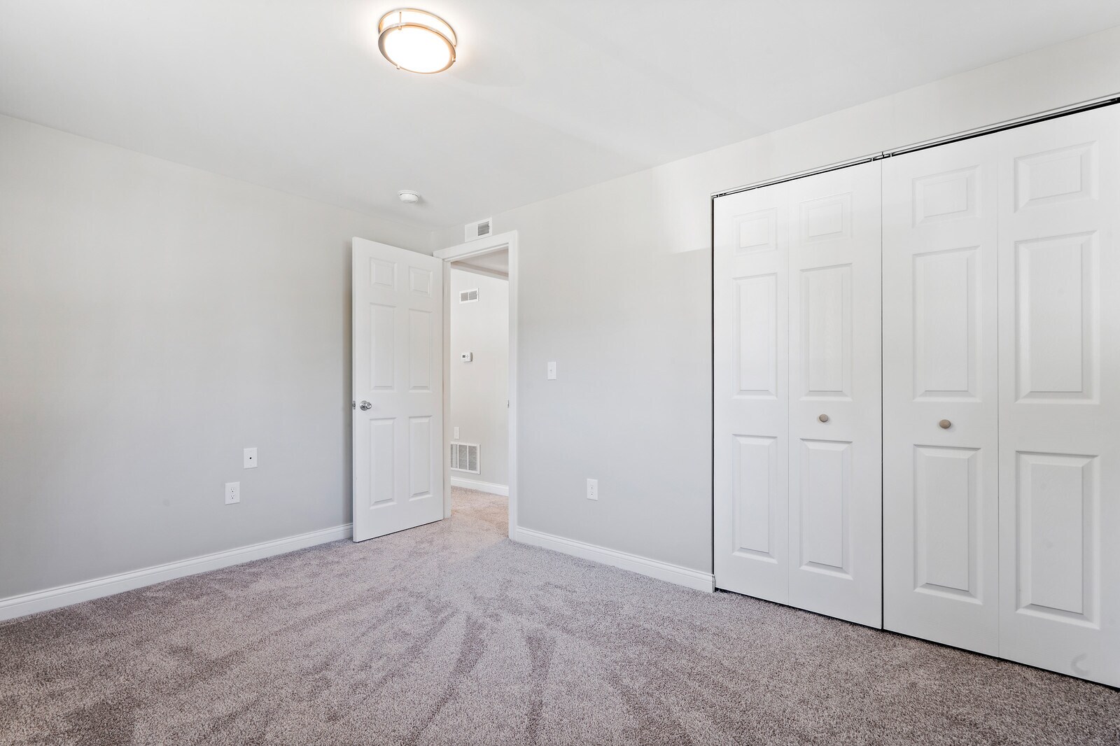 Building Photo - 135 Walnut St