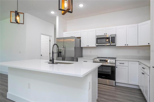 Building Photo - 6671 SW 151 Loop