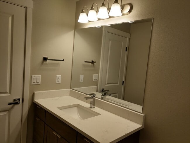 Building Photo - 2235 Electric Ave